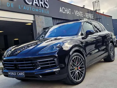 Porsche Cayenne 3.0i V6 PHEV TVAC/BTW*IN - PLUG-IN - SPORT DESIGN - TOIT PANO - PACK CHRONO - DISTRONIC - SOFT CLOSE - CAM360 - JA21-FULL