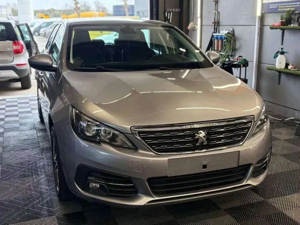 Peugeot 308 1.2i benz. /2018/AUTOMATIQUE 140.000KM Euro 6