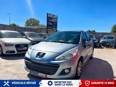 Peugeot 207 1.6L HDI DIESEL 90 CH 5 PORTES | ENTIÈREMENT RÉVISÉE-GARANTIE SUR 12 MOIS DISTRI NEUVE