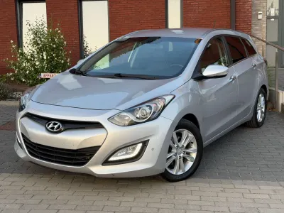Hyundai i30 Sw (1.6CRDi) 110Ch (Full options) 154.613Km