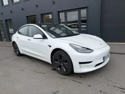 Tesla Model 3 STANDARD RANGE PLUS
