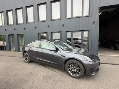 Tesla Model 3 Standard RWD Plus MY22