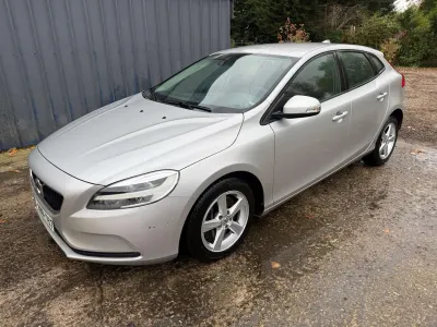 Volvo V40 1.5 T2 Momentum Geartronic * LED * GPS * 1 JAAR GARANTIE