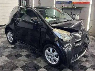 Toyota iQ 1.0i benzine bj. 2010 VOOR ONDERDELEN