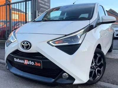 Toyota Aygo Aygo 1.0i VVT-i x-style ° 5 PORTES ° 1.000 KM !!! ° CARPLAY ° AIRCO ° JANTES ° GARANTI TOYOTA !!!