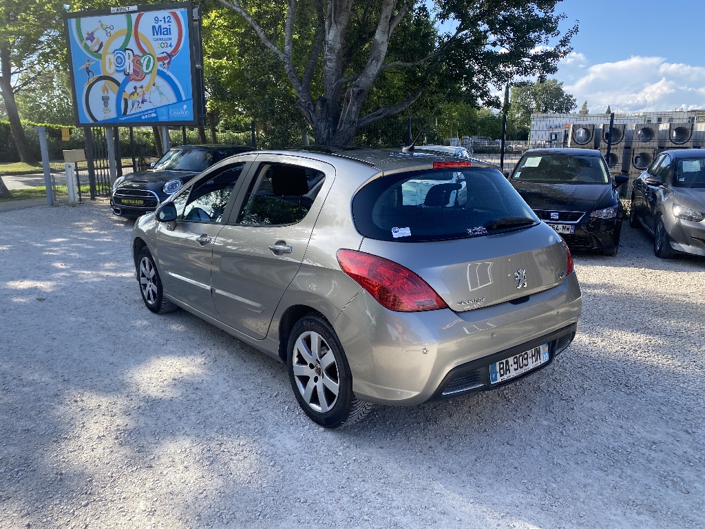 Peugeot 308 HDi 110ch BLUE LION Premium Pack
