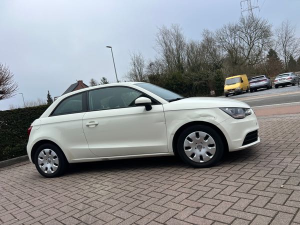 Audi A1 1.6 TDI 90 AMBIENTE