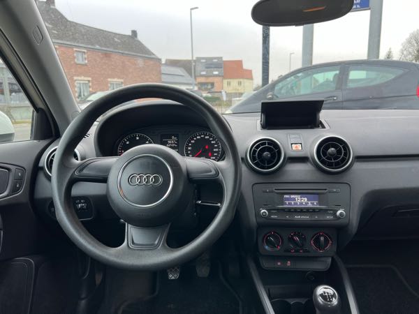 Audi A1 1.6 TDI 90 AMBIENTE