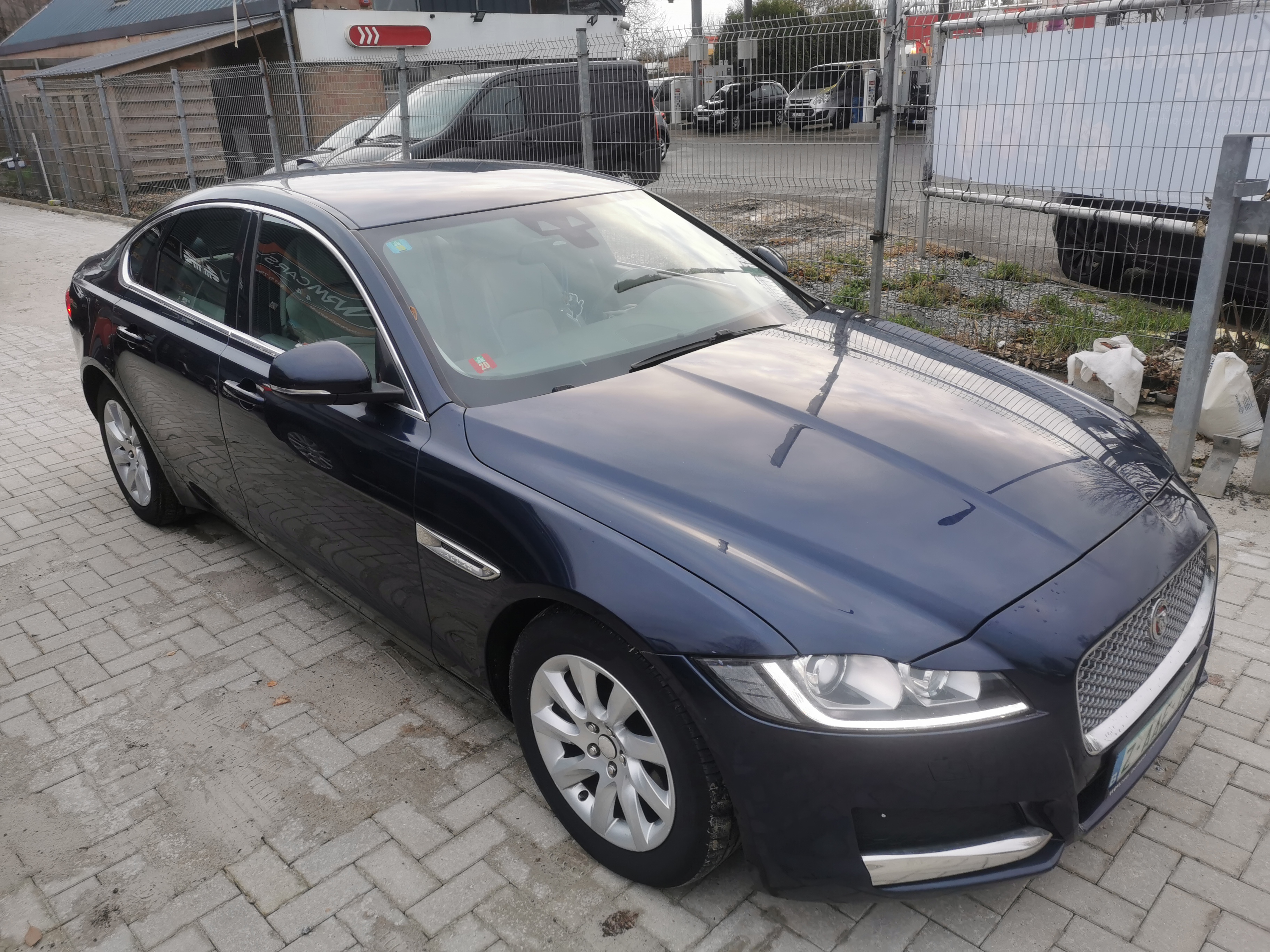 Jaguar Xf II 2.0D 163CV PRESTIGE AUTO en excellent état génèrale
