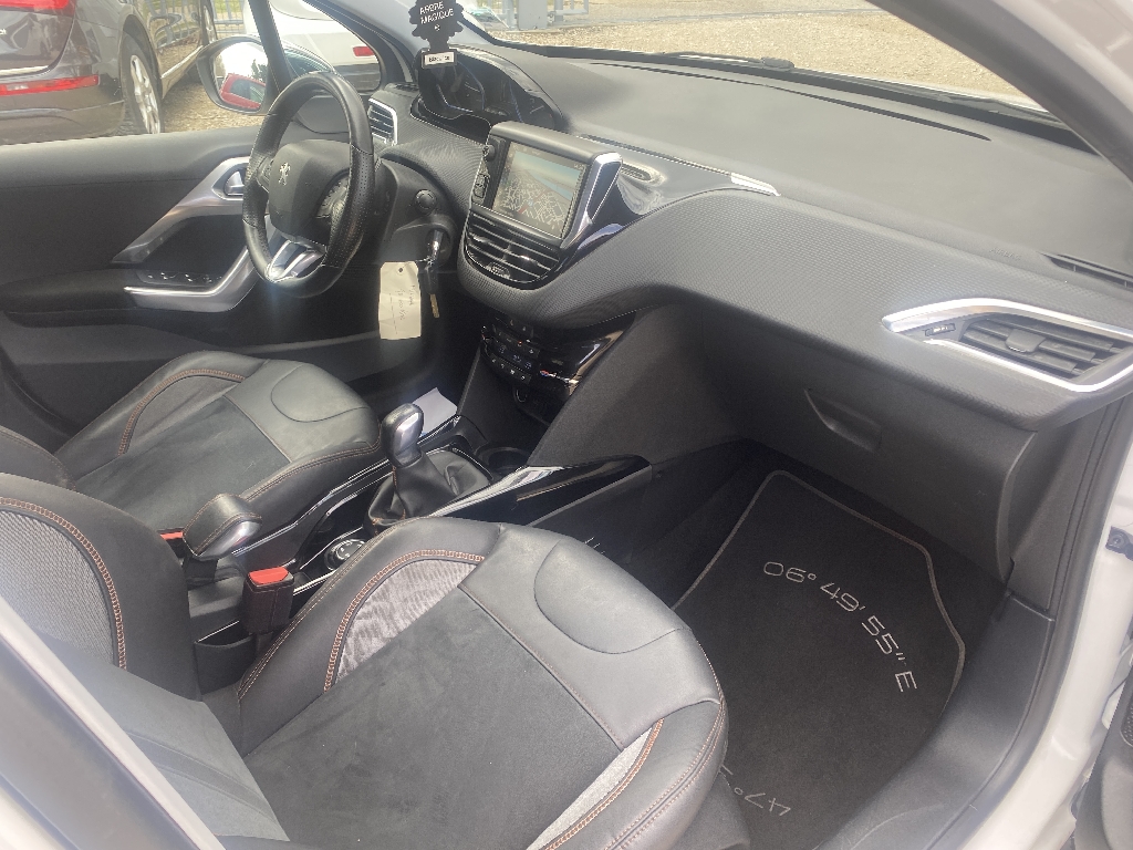 Peugeot 2008 1.2 110ch Crossway